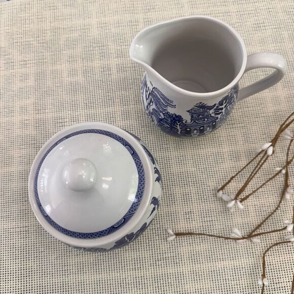 Royal Cuthbertson Blue Willow Creamer Sugar Bowl& Lid Set Blue White‎ Porcelain - Picture 2 of 8